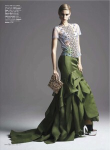 1653115152_ElleUSA2012-04(dragged)28.thumb.jpg.01e46e73050af26c000ef7ea22d6419e.jpg