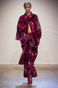 1669520544_EmilioPucci1999WomenRTW33.thumb.jpg.9ab0704cbe58fdddd9270adc3e1c6d5b.jpg