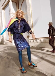 1672200125_VogueUSMay2017-04.thumb.jpg.2874a8294513a45a1be9eff5c8213160.jpg