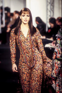 1682259548_Missoni1993WomenRTW24.thumb.jpg.ad169ce6d94250dde8d44c9484e34ef6.jpg