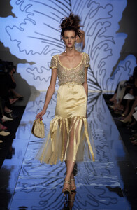 1711617515_Valentino2001HauteCouture78.thumb.jpg.b958afa09c802e9a74591ef42d0050ff.jpg