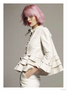 1774212665_Luchford_US_Harpers_Bazaar_March_2011_06.thumb.jpg.231dc11d8919587e46264df5d72138f5.jpg
