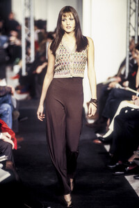 1785289385_Missoni1993WomenRTW9.thumb.jpg.68bfedf7fbae523c28ad055d3c8eaefa.jpg