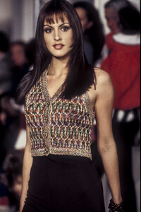 1809268334_Missoni1993WomenRTW10.thumb.jpg.9a1f83b33458ed457d36767310b6b529.jpg