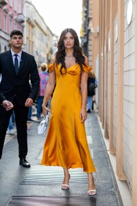 1829105762_1426005377StreetStyle-Day2-MilanFashionWeekWomenswearSpring-Summer2023.thumb.jpg.b745191baae168d7ebc7598bfd6f321a.jpg