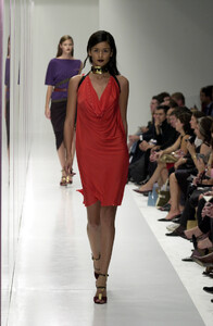 1843029860_Fendi2001WomenRTW77.thumb.jpg.a3807125b3c033e2faf64c5fc86b2675.jpg