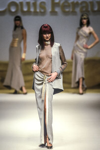 1863295917_LaurenceDesbisschopfe989.thumb.jpg.3d2b912ab97b4c3e4bf8a1c8f60286b4.jpg