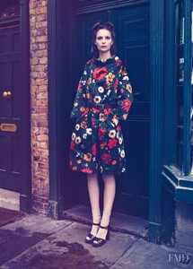 1924342112_Diekgerdes_UK_Harpers_Bazaar_October_2011_04.thumb.jpg.edd264b63050f6a81433254791a7b26f.jpg