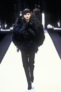 192559296_HerveLeger1997WomenRTW21.thumb.jpg.125e06d94ad386dc2358f7f2cbac0a93.jpg