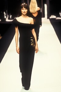 1974590564_HerveLeger1997WomenRTW116.thumb.jpg.f4b08fef353857e20913da31ea6ddc6a.jpg