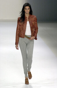 2001300158_Celine2001WomenRTW47.thumb.jpg.18f08ad59a5f2ff4a70c97d1d11c1d00.jpg