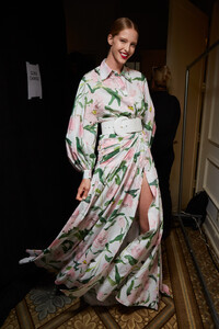 carolina-herrera ss2023 b7.jpg