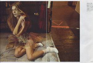 2008-4-vogue-japan-mb-6a_orig.thumb.jpg.31fabee025053e9d6d7c203df81bd856.jpg