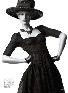 2063033344_ElleUSA2012-04(dragged)29.thumb.jpg.3244544396ad771fbdcaa2850cedf1c7.jpg