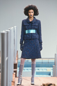 2088401053_Chanel2000HauteCoutureFall7.thumb.jpg.eacc9d0fdf6e19d74d15eb845256ad9c.jpg