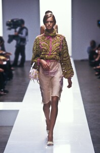 2109105289_Fendi2000WomenRTW66.thumb.jpg.a7282604fb4f3b76c8b824f9b58f1e7f.jpg