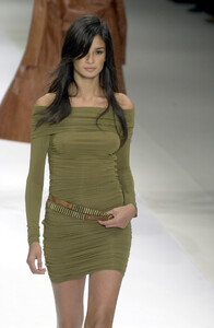 2111915090_Celine2001WomenRTW8.thumb.jpg.6eb3a0ee359d792ccc5d3548791da608.jpg