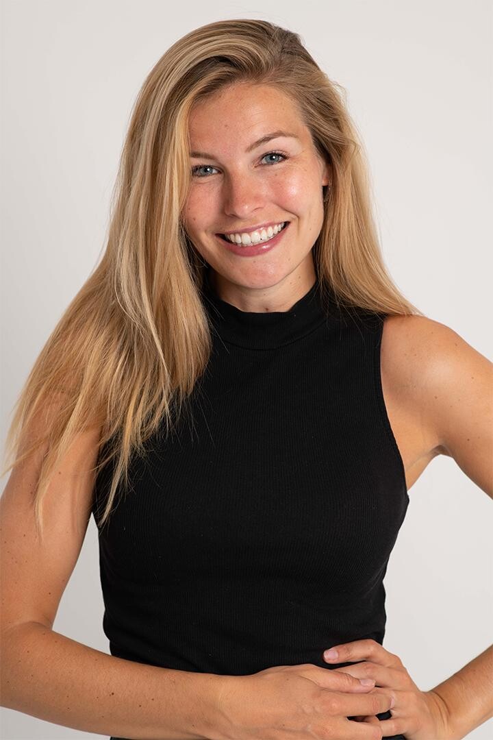 https://www.bellazon.com/main/uploads/monthly_2022_09/2135847864_MaravanStiphout63.jpg.6688a1f56c0a4a0e910bcdae2030322b.jpg