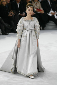 256138824_Chanel2008HauteCouture317.thumb.jpg.6c183a872b2e71f1e8f68fe0fdbace7b.jpg