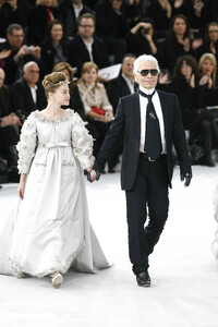 302120105_Chanel2008HauteCouture328.thumb.jpg.bb84605be656f4cfb086b6420631c7c7.jpg