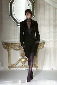 303758433_Givenchy2001HauteCouture33.thumb.jpg.f8d1f8f346d146264d432f6214be5d1c.jpg