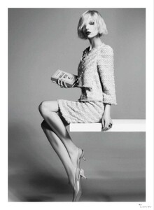 351644482_Luchford_US_Harpers_Bazaar_March_2011_04.thumb.jpg.25a1b79cce7095e1979a4adfbb390a63.jpg