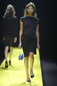 412088233_Anteprima2003WomenRTW35.thumb.jpg.0074fa0c6f650ad6b7ca0723b01057d6.jpg