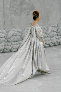 42649529_Chanel2008HauteCouture324.thumb.jpg.da4853fc8d3f79b2898b10bf262a5cdd.jpg