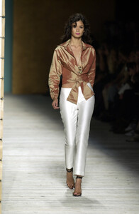 459998169_VersusbyDonatella2001WomenRTW79.thumb.jpg.ba29abdbb9e0672d6025f7d48fdb8a1f.jpg