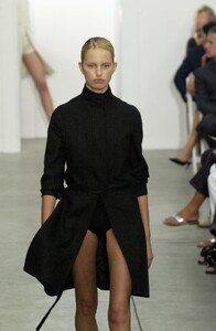 525546447_HelmutLang2001WomenRTW2.thumb.jpg.751f667c66a2c160cef8ad69de4dff31.jpg