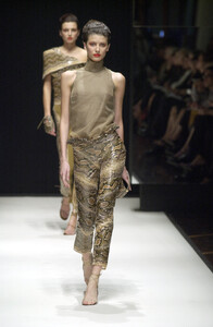 559833342_GianfrancoFerre2001WomenRTW48.thumb.jpg.42b6edd7aef32b9f4d39137bbb8bfa96.jpg