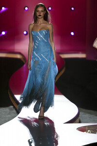 561392458_GianniVersace2002HauteCouture103.thumb.jpg.33819c8b6c8e26b5f19450c7a9166c97.jpg