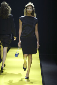 575174378_Anteprima2003WomenRTW34.thumb.jpg.db41092a46449db15a46652c09ac272a.jpg