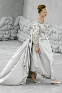 623389487_Chanel2008HauteCouture318.thumb.jpg.69155b507daa7905f2eea0d30f66be1f.jpg