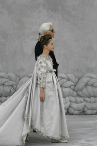 641094579_Chanel2008HauteCouture335.thumb.jpg.773961faeed19d7b97b4cf946559bf5c.jpg