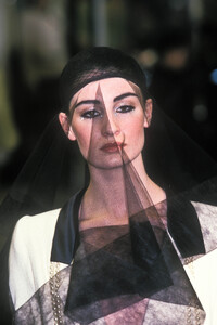 680501152_Chanel1998HauteCouture92.thumb.jpg.befa4bb1a24324c969c0cdda68c41962.jpg