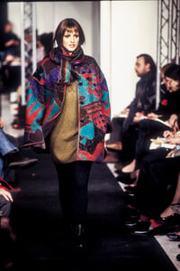 71590761_Missoni1993WomenRTW20.thumb.jpg.ae8183d8568ad93359d1f940f5abd8a3.jpg