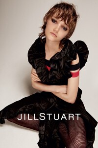 858327120_JillStuartFall2016ad-05.thumb.jpg.ce523397fb045766541ea0f6b27bc09e.jpg