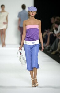 905432382_MarcJacobs2001WomenRTW13.thumb.jpg.a9137e5231fbea8cdc6bf6a887128856.jpg