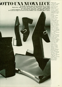 Accessorisotto_Toscani_Vogue_Italia_November_1969_02.thumb.png.9329dae8d0bfc40a45988eb08ab92064.png