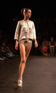 Alice_Roi_SS2003_04.jpg