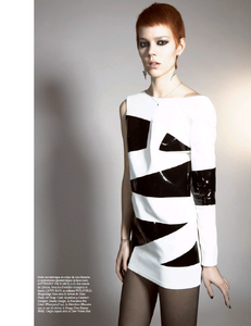 Androgyne_Luchford_Vogue_Paris_May_2015_02.thumb.png.df913b90a0eee8ecdab169027e53e417.png