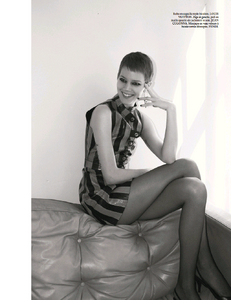 Androgyne_Luchford_Vogue_Paris_May_2015_14.thumb.png.4429813471eba868a3bf63d64a8d6829.png