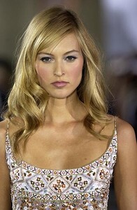 Badgley_Mischka_SS2003_08.jpg