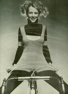 Bicicletta_Lategan_Vogue_Italia_February_1971_06.thumb.png.389c3423de0f1f26cfd620ba454dc99d.png