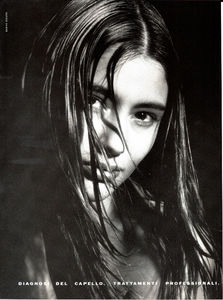 Bisang_Vogue_Italia_January_1990_02.thumb.png.bb8d6a5871994ac76fd83c441bef24fa.png