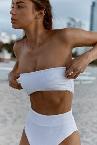 Bora-Bora-Bandeau-Top---White-Sand-Crinkle.thumb.jpg.63550bf2bb63febd749e69df98a584ff.jpg