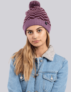 Buffalo-Gorro-Pol-Yester-Pompom-Morado-Mujer-1.png