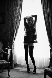 Cara-Delevingne-Nude-The-Fappening-Blog-4.thumb.jpg.9f6cf155a9586875e9dfe94e58042df2.jpg