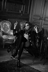 Cara-Delevingne-Nude-The-Fappening-Blog-5.thumb.jpg.83268fd06ba151f3f58202b67dc0893b.jpg